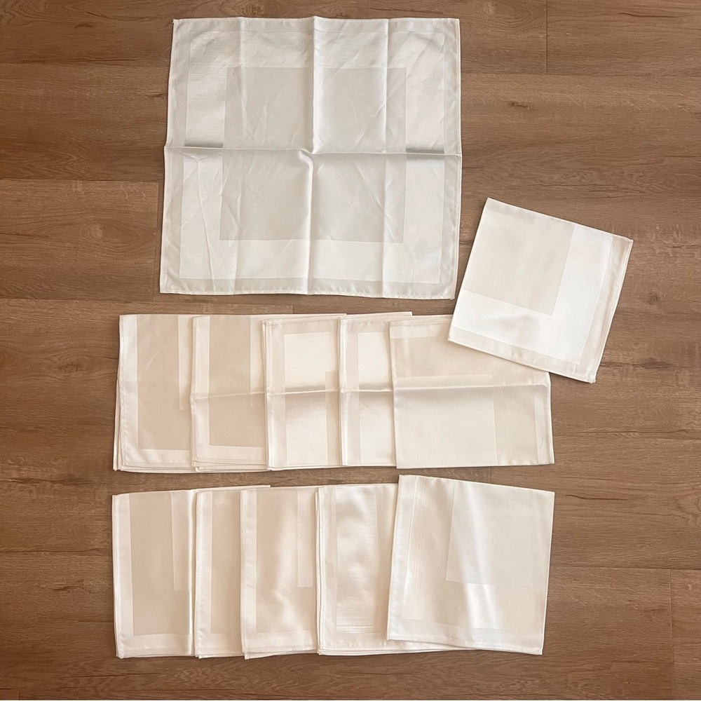 12 PCs Japan Luxury Elegant Fine Satin Dining Napkins,‎ Ivory / Silver NWT 18.5”